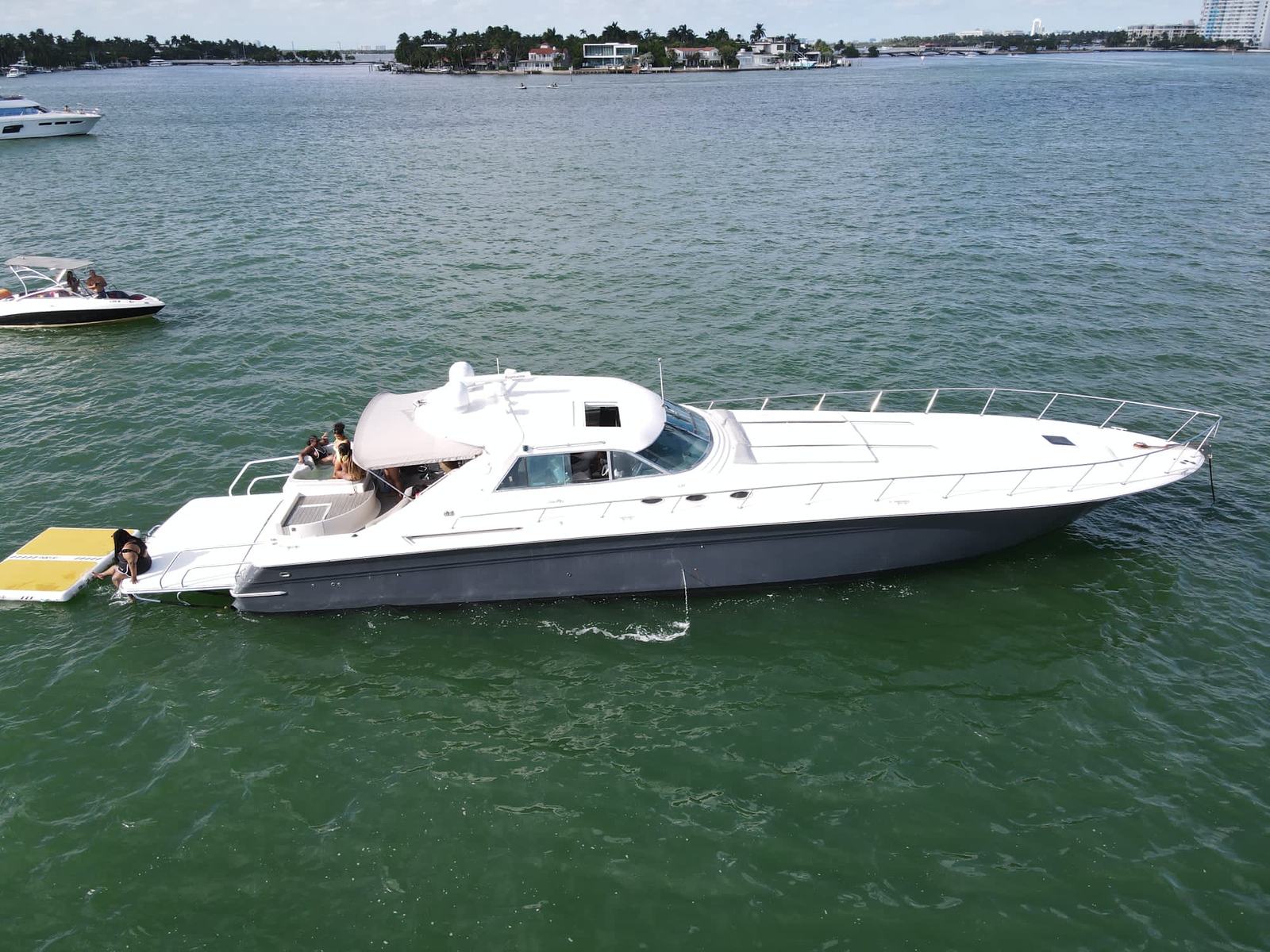 Sea Ray 70, 70ft Sea Ray